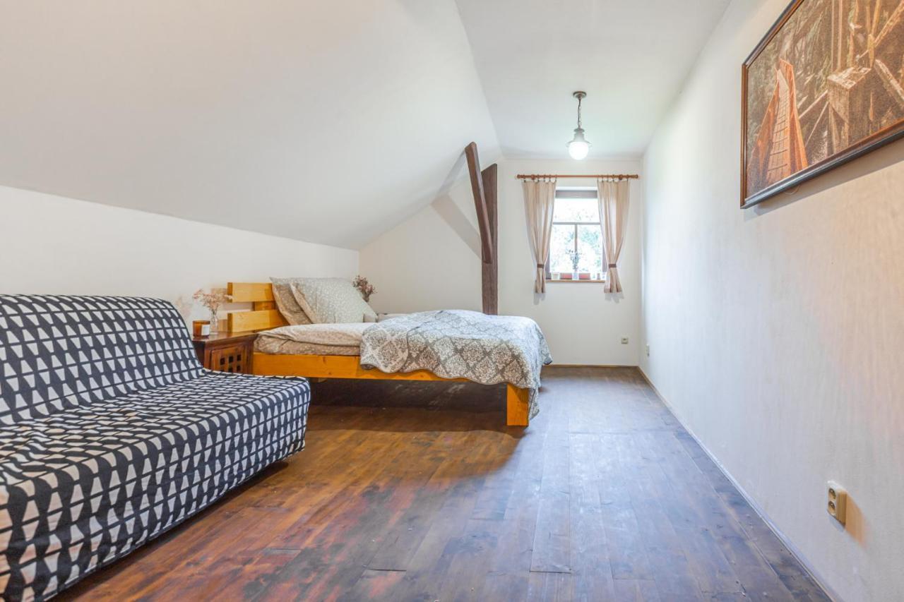 Buskovsky Mlyn 1580 Hotel Dolní Bousov Kültér fotó