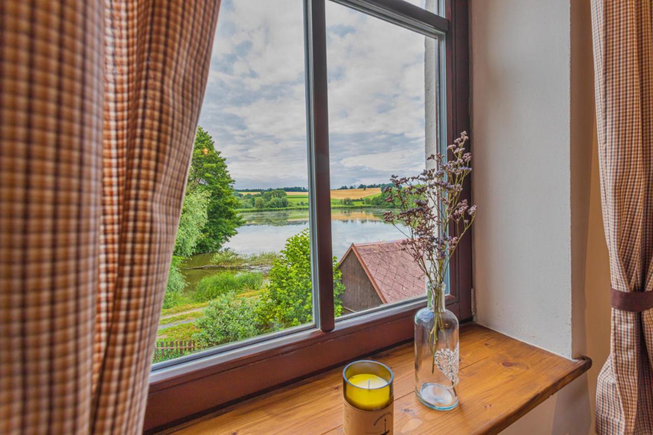 Buskovsky Mlyn 1580 Hotel Dolní Bousov Kültér fotó