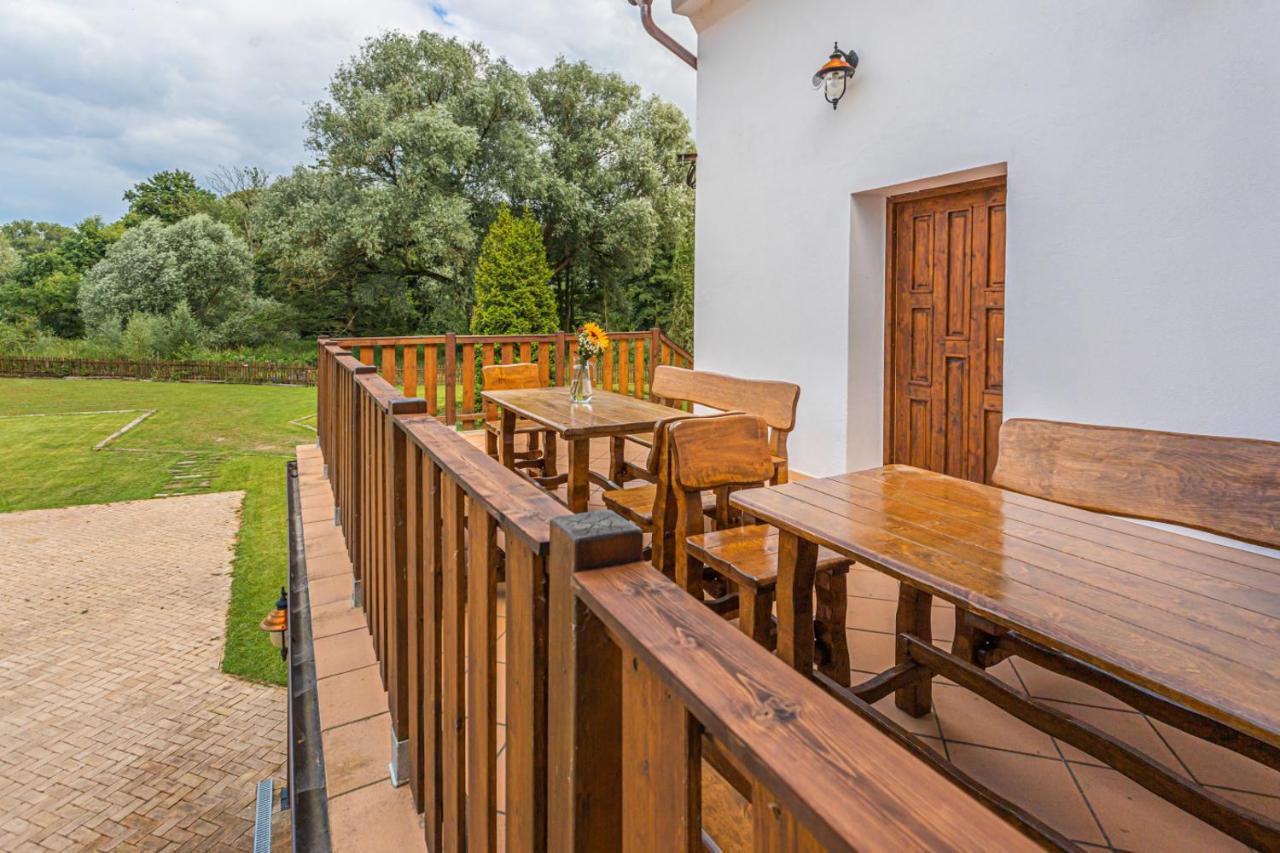 Buskovsky Mlyn 1580 Hotel Dolní Bousov Kültér fotó