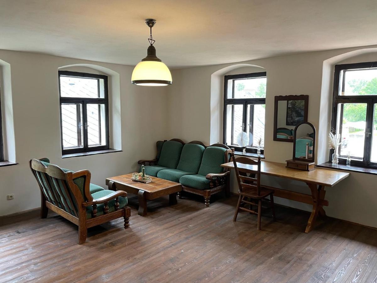 Buskovsky Mlyn 1580 Hotel Dolní Bousov Szoba fotó