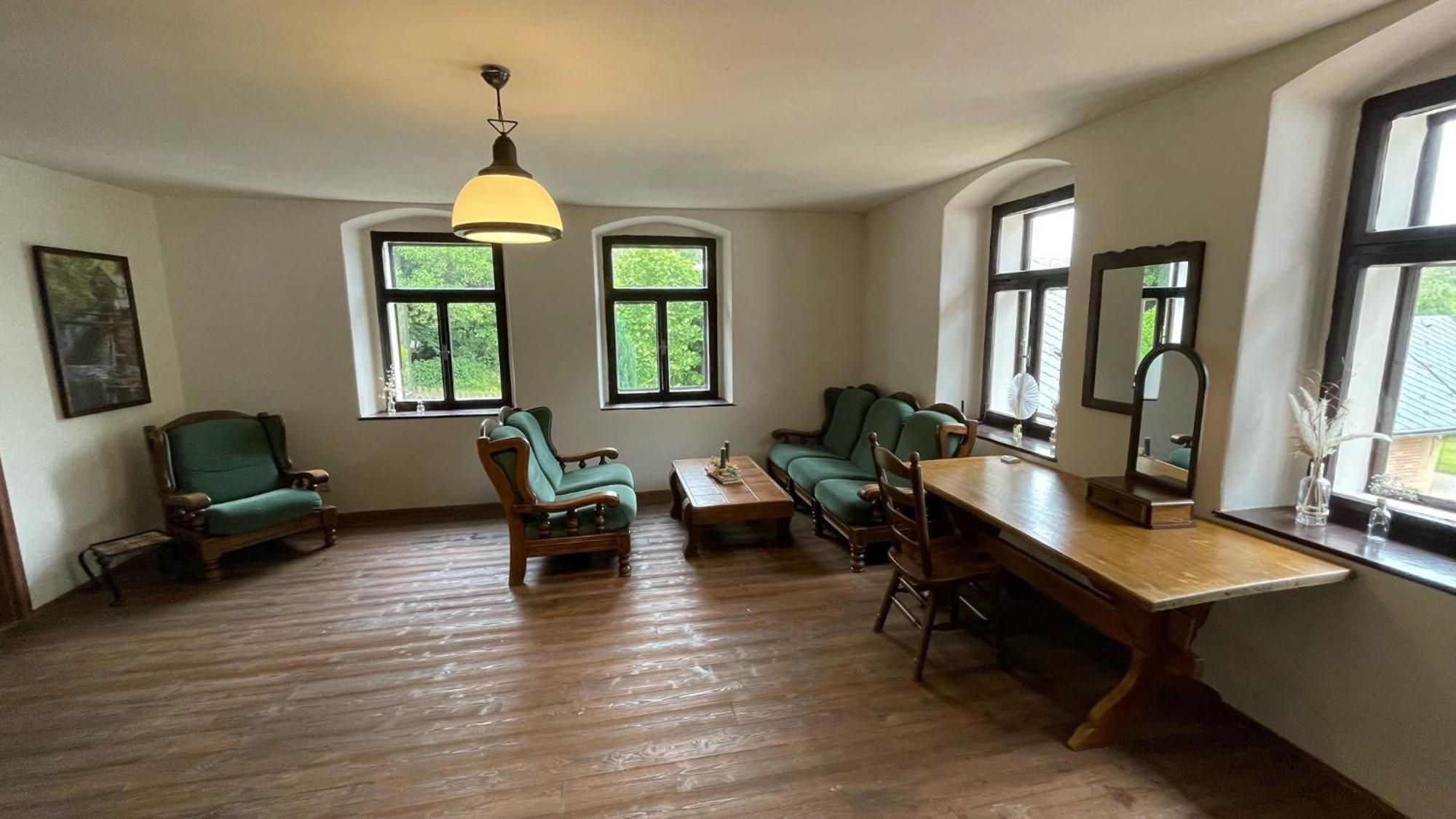 Buskovsky Mlyn 1580 Hotel Dolní Bousov Szoba fotó